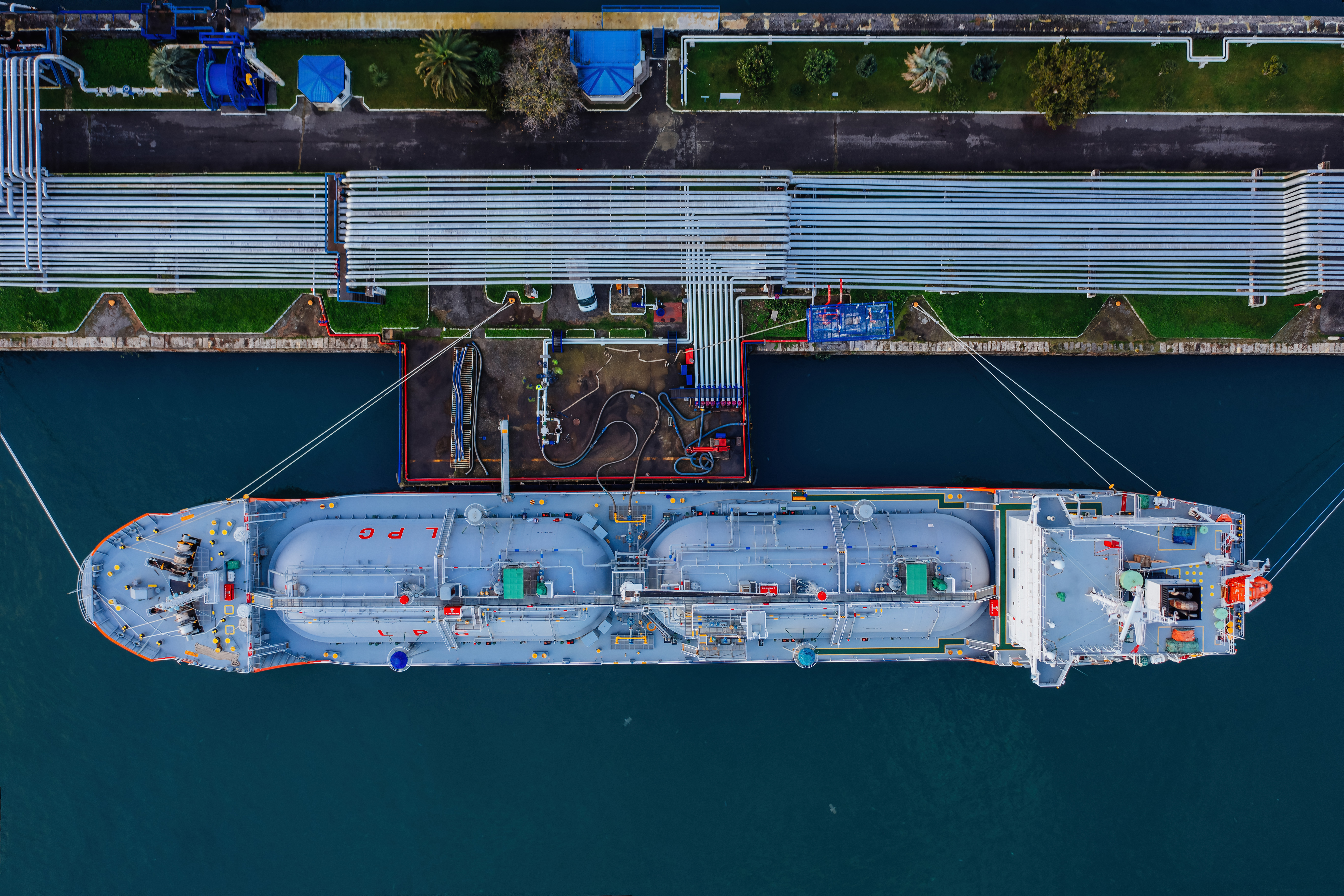 Marine terminal jetty with a moored tanker